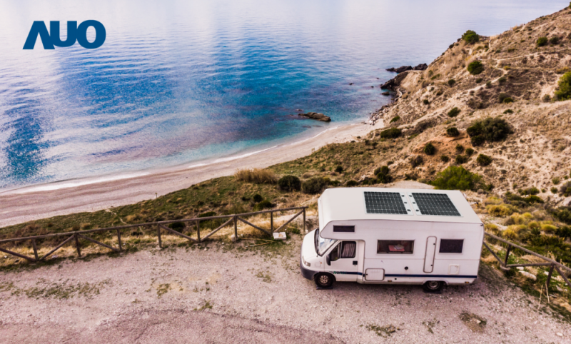 「可撓輕量化太陽光電板SunCurva」使用輕量特殊耐候型複合板取代傳統太陽能板的玻璃前板，不僅降低70%重量，每米平方僅3Kg；具有抗衝擊性能及通過電磁相容性測試，可應用於交通運輸工具，如露營車、遊艇等